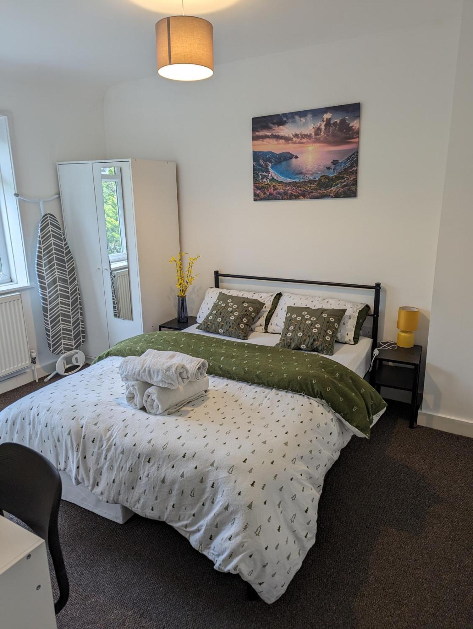 Fantastic 3-Bedroom House In London Morden  Esterno foto