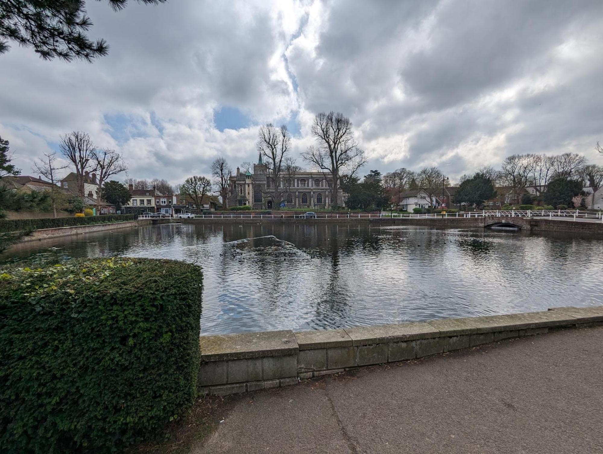 Fantastic 3-Bedroom House In London Morden  Esterno foto